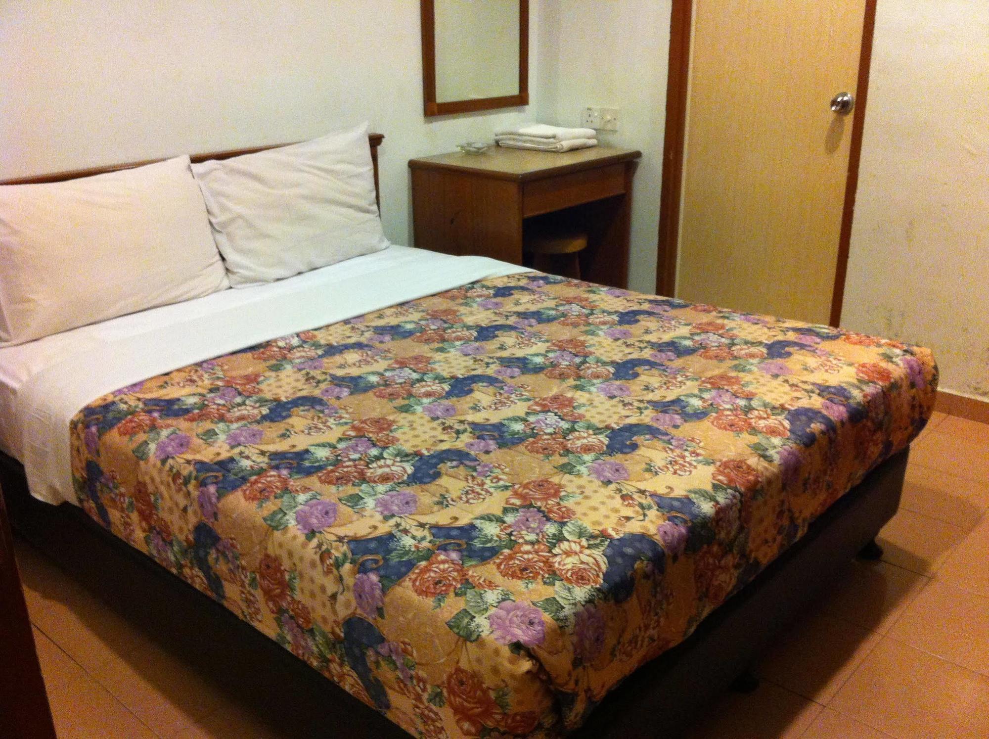 โอโย 89341 โฮเต็ล โฮม 88 Hotel เตลุคอินทัน ภายนอก รูปภาพ